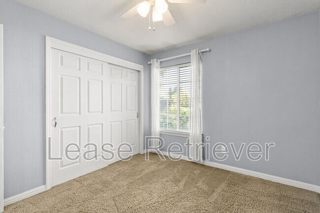 Building Photo - 1244 Royal Oaks Dr