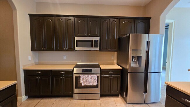 Building Photo - Stunning 3 Bedroom, 3 Bath Home – 2,500 sq/ft – Oversized Garages & Modern Upgrades