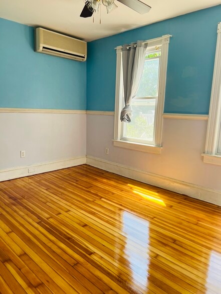 Building Photo - 16 Elmwood Ave