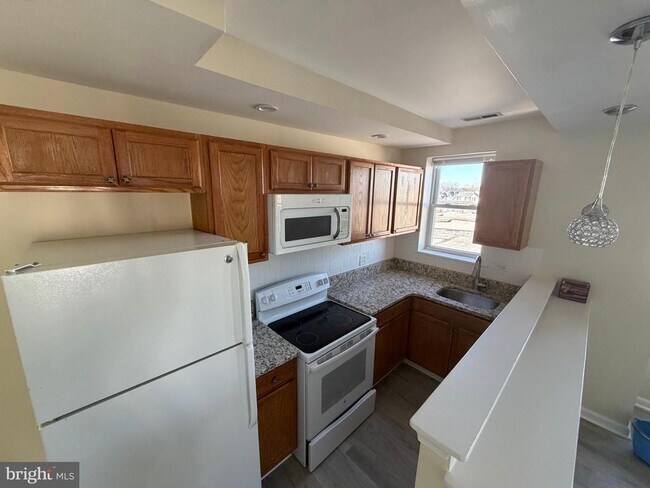 Building Photo - 6118 Washington Ave