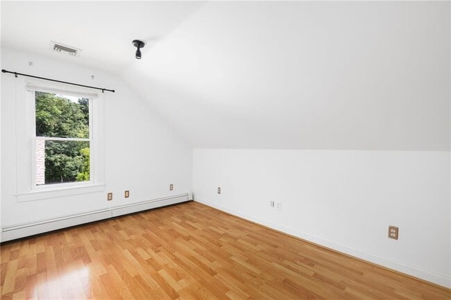 Building Photo - 272 Boulevard