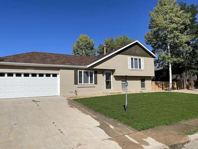 Primary Photo - Beautiful 4BD/2BA Home in Prime Loveland L...
