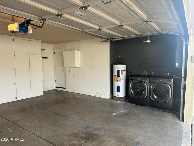 Building Photo - 3029 W Sierra St