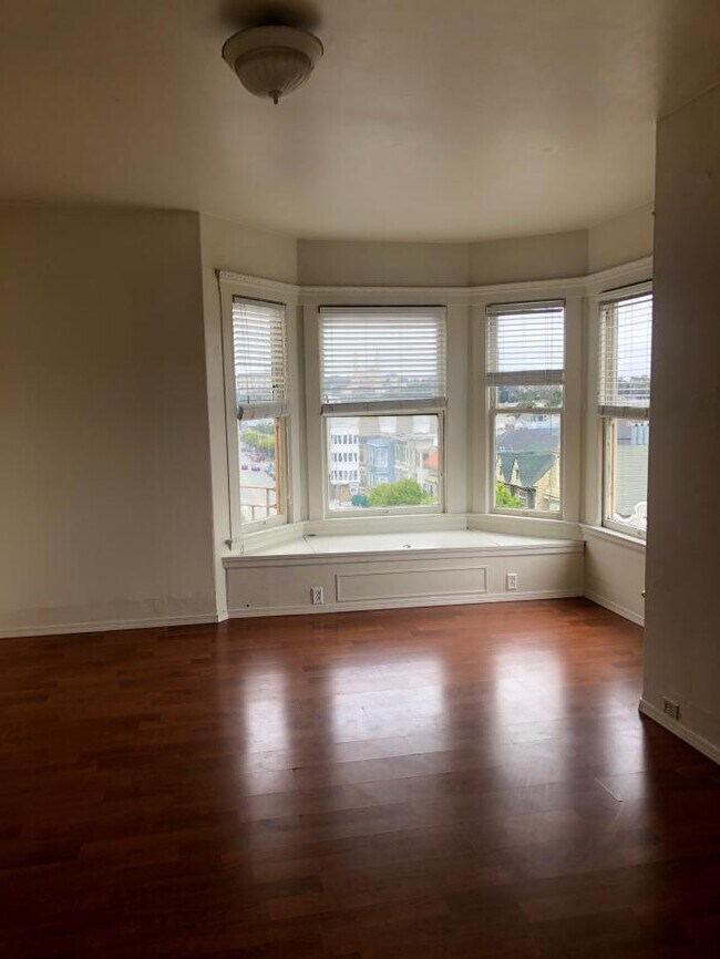 Building Photo - 1 bedroom in San francisco CA 94117