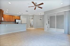 Building Photo - 1088 Crestwood Commons Ave