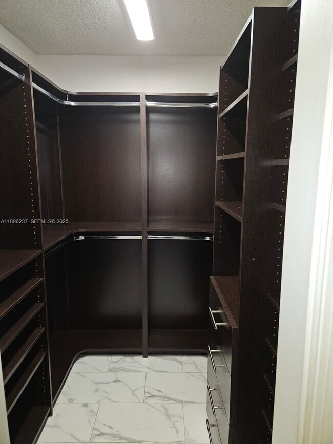 Building Photo - 1800 NE 114th St