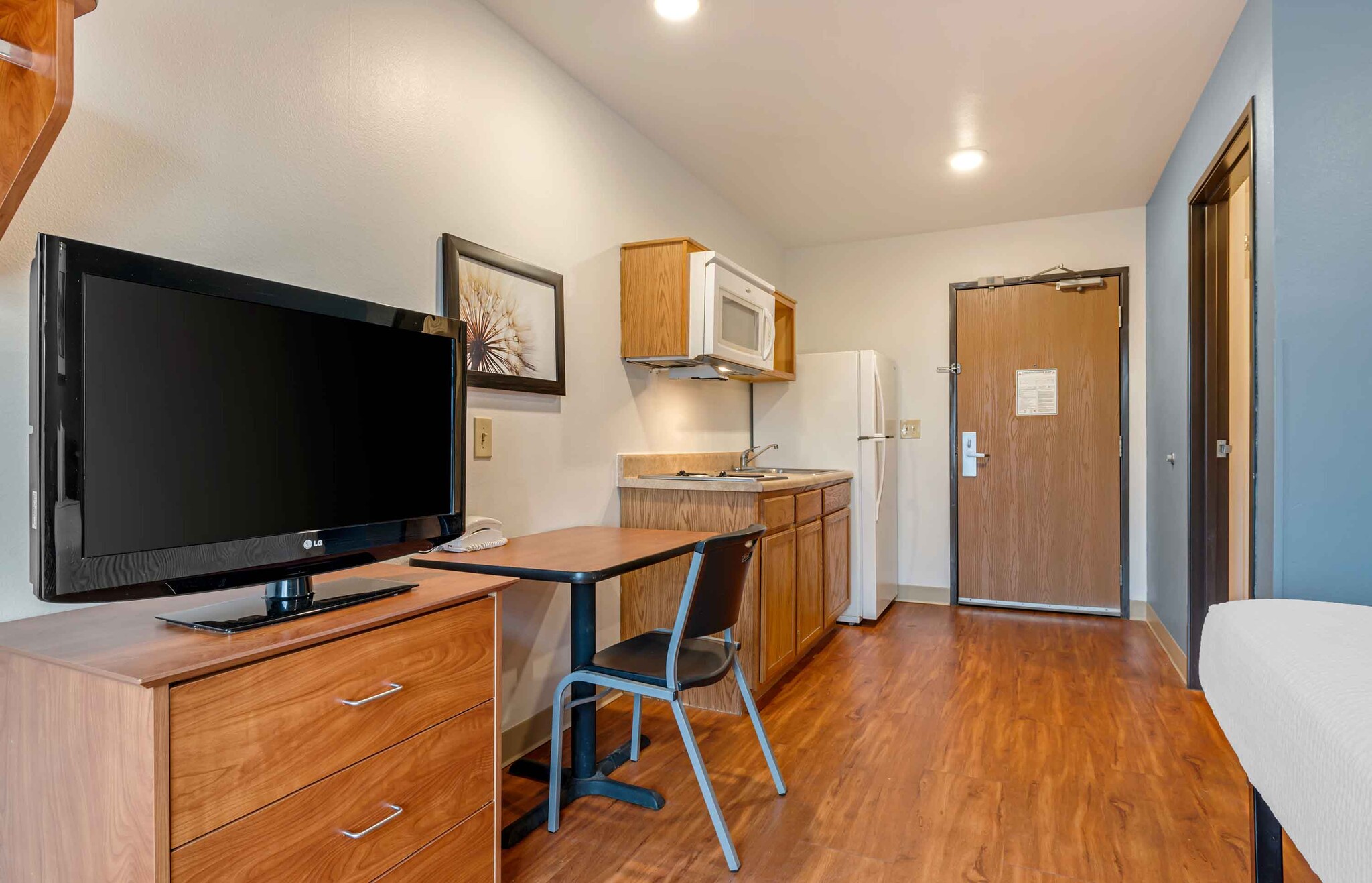 Building Photo - Furnished Studio-Indianapolis - Greenwood