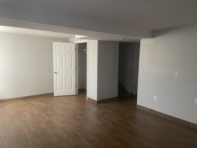 Building Photo - 6655 Garner Ave