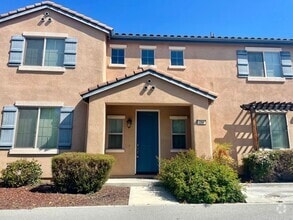 Building Photo - 3 Bedroom 2.5 Bath Family Home