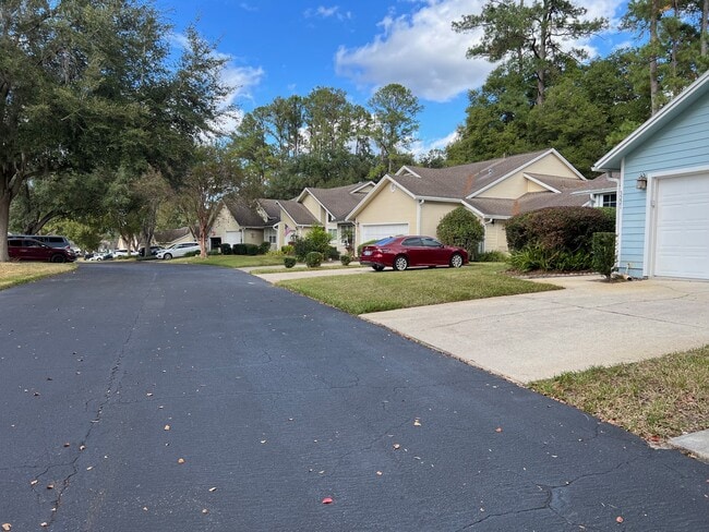 Building Photo - 3211 NW 103rd Dr