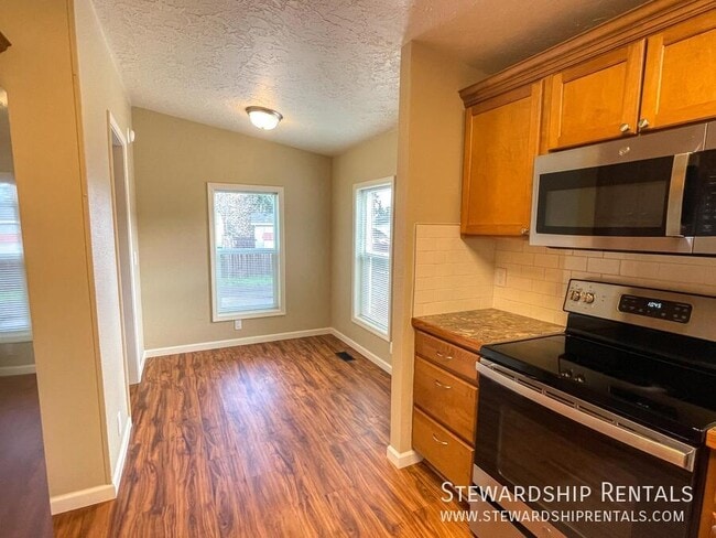 Building Photo - 1313 Bramblewood Ln