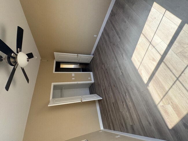 Building Photo - 2245 E Detroit St