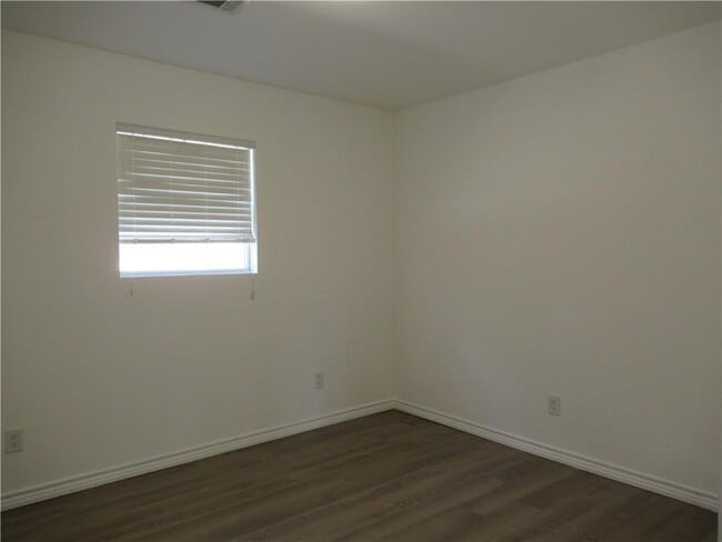Building Photo - 10620 Deer Canyon Rd