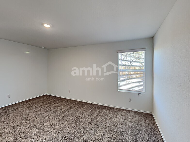 Building Photo - 5439 Elm Valley Dr