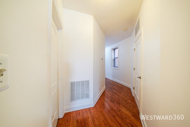 Building Photo - 5172 S Michigan Ave