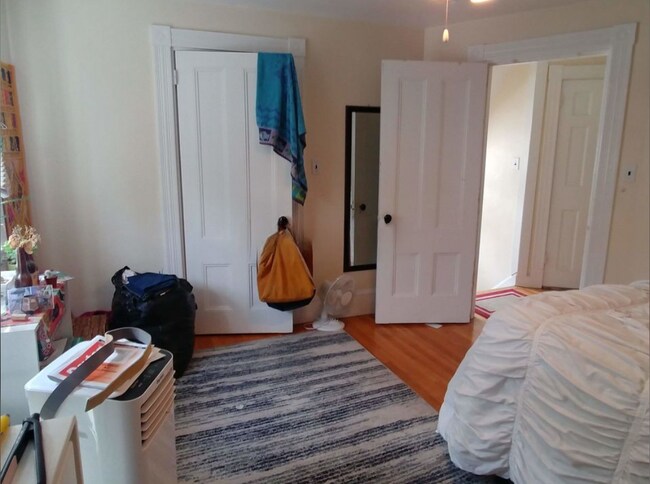 Building Photo - 1539 Cambridge St