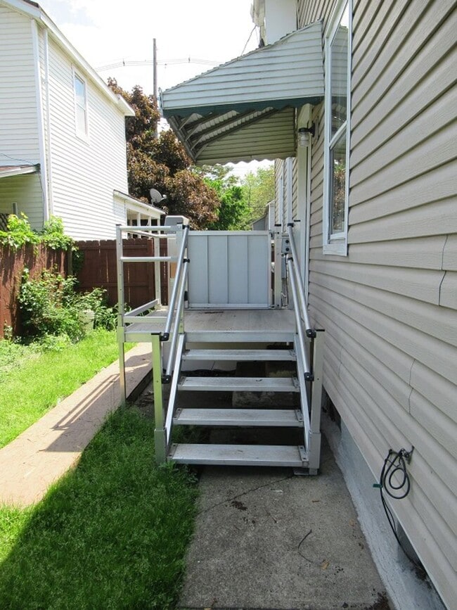 Building Photo - 1 bedroom ADA unit