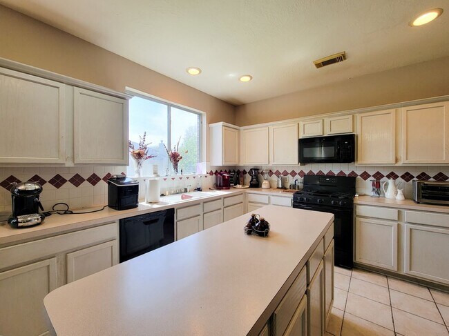 Building Photo - 8002 Weeping Willow Pl