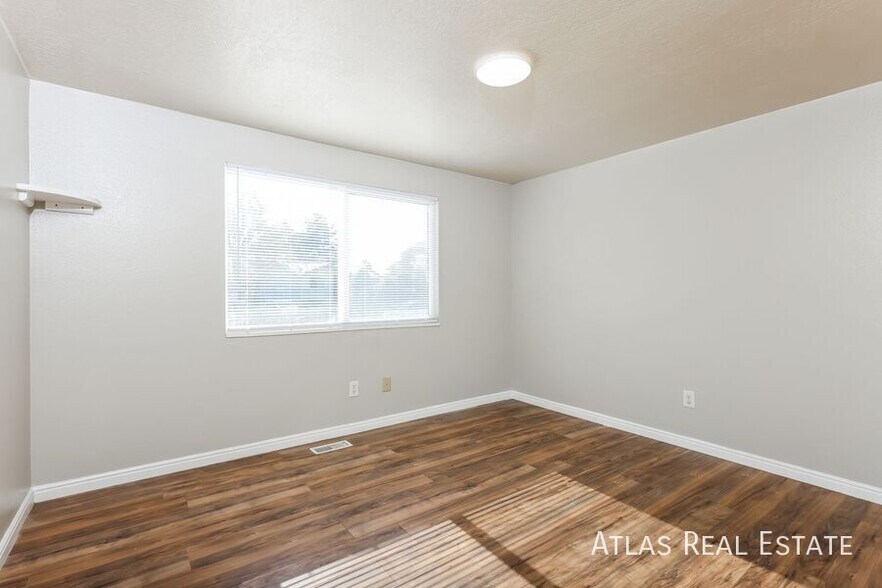 Building Photo - 3748 W Lewisport Dr