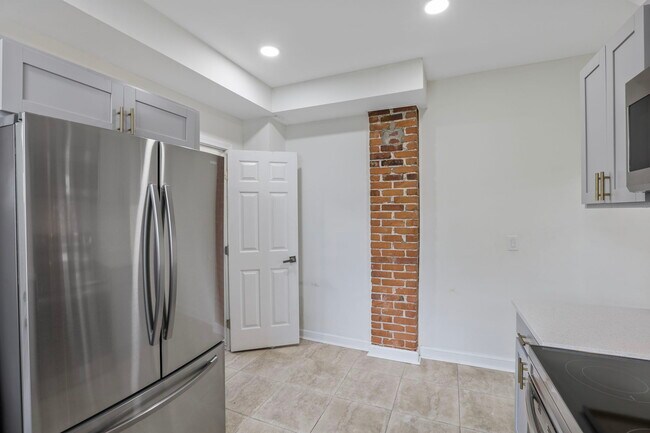 Building Photo - 187 Avondale Ave