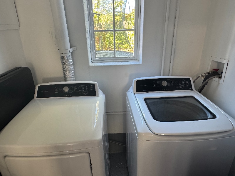 Building Photo - 814 Encino Ln