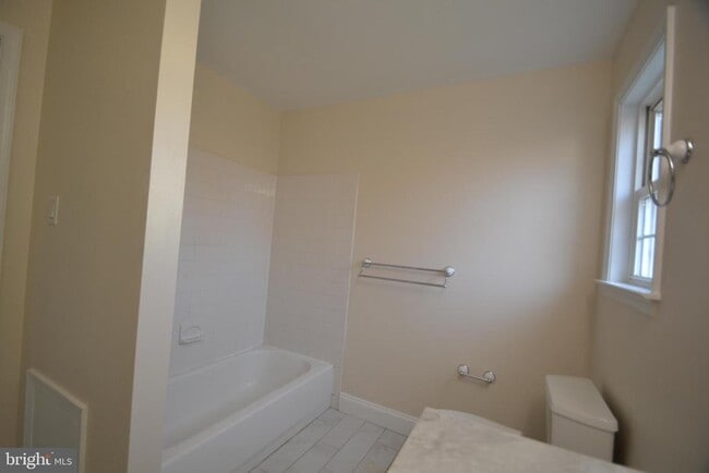 Building Photo - 105 Bolton Ct