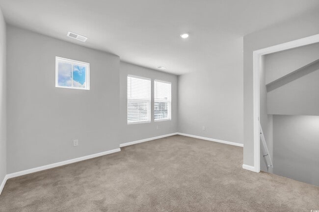 Building Photo - 2087 Victory Wy