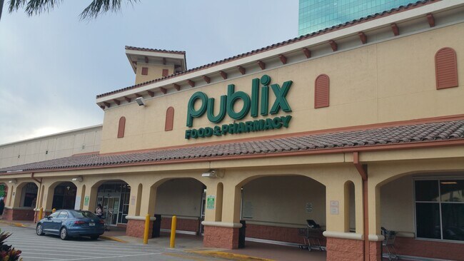 Supermarket - 9501 SW 69th Ct