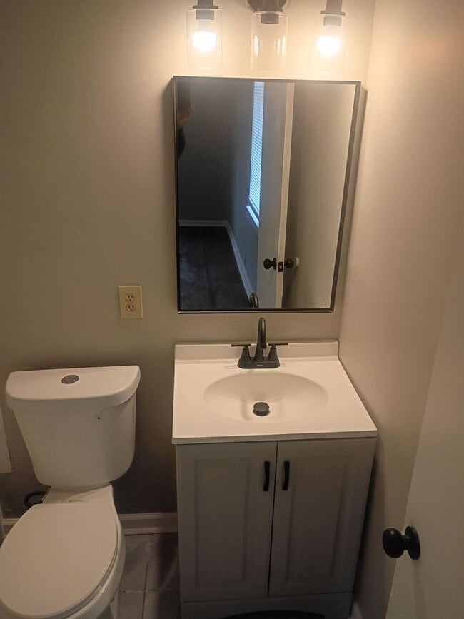 Building Photo - 3 bedroom 2 bath home at an affordable price