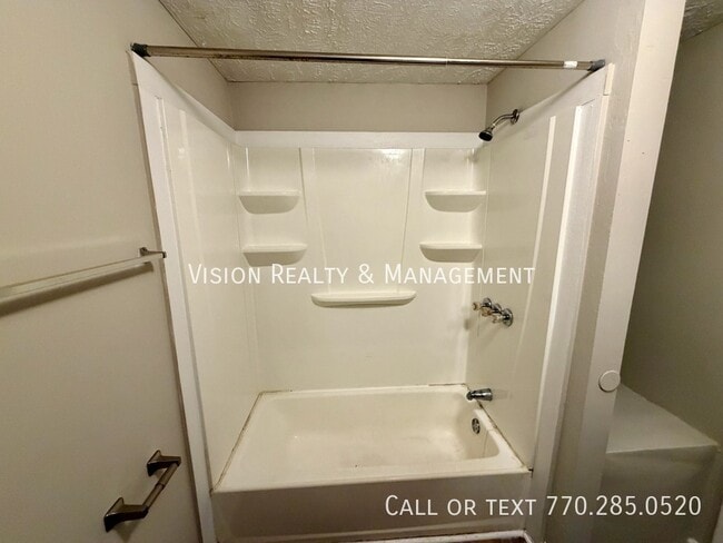 Building Photo - 219 Harmon Ave