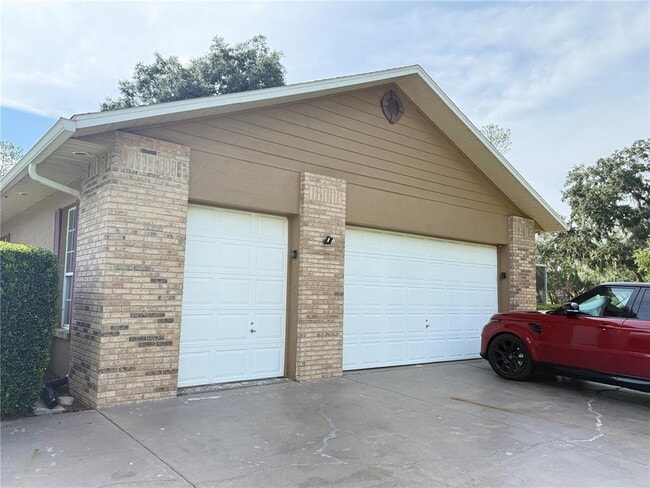 Building Photo - 7613 NW 46 St