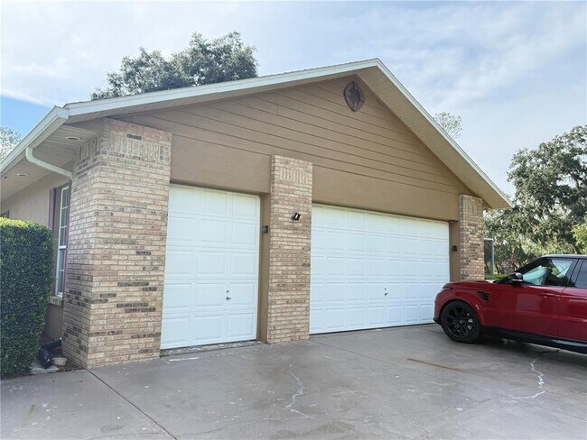 Building Photo - 7613 NW 46th St