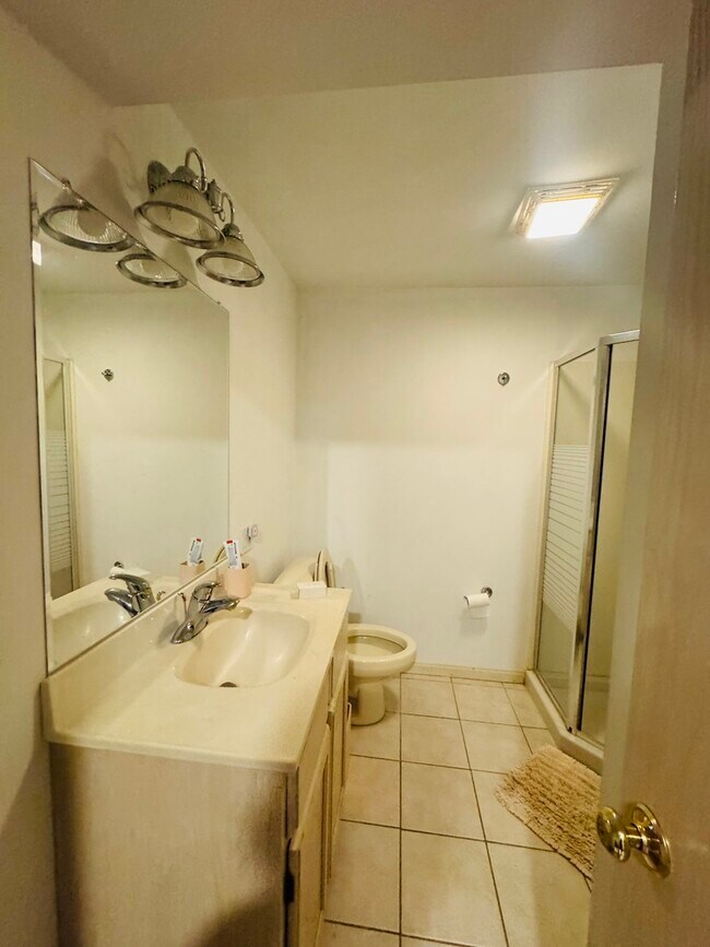Building Photo - 2164 Seaver Ln