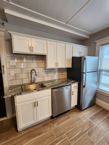 Building Photo - 260 Tennyson Ave