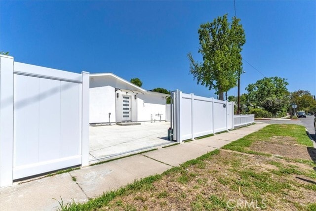 Building Photo - 7865 Chastain Ave