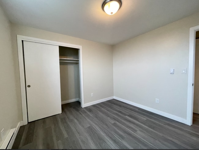Building Photo - 1581