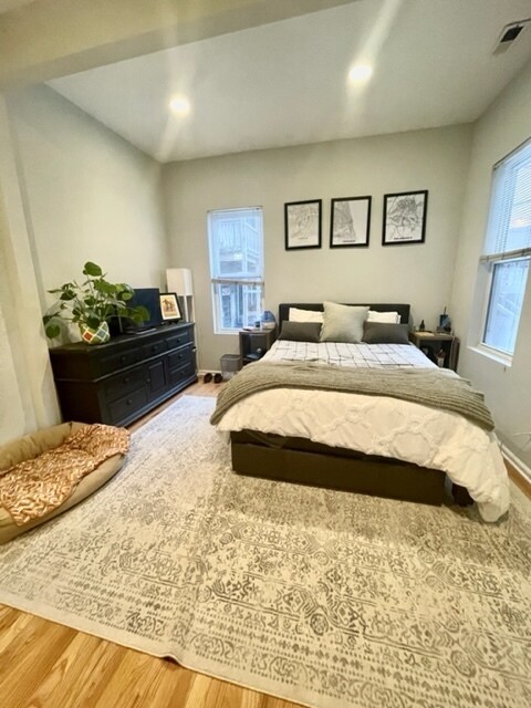 Building Photo - 1933 N Sedgwick St