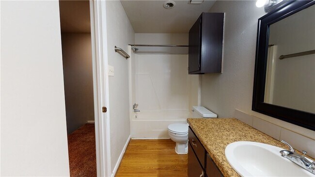 Building Photo - 2807 Longmire Dr