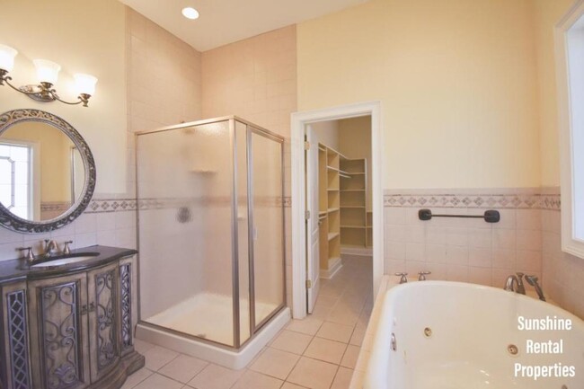 Building Photo - 9173 Abingdon Dr