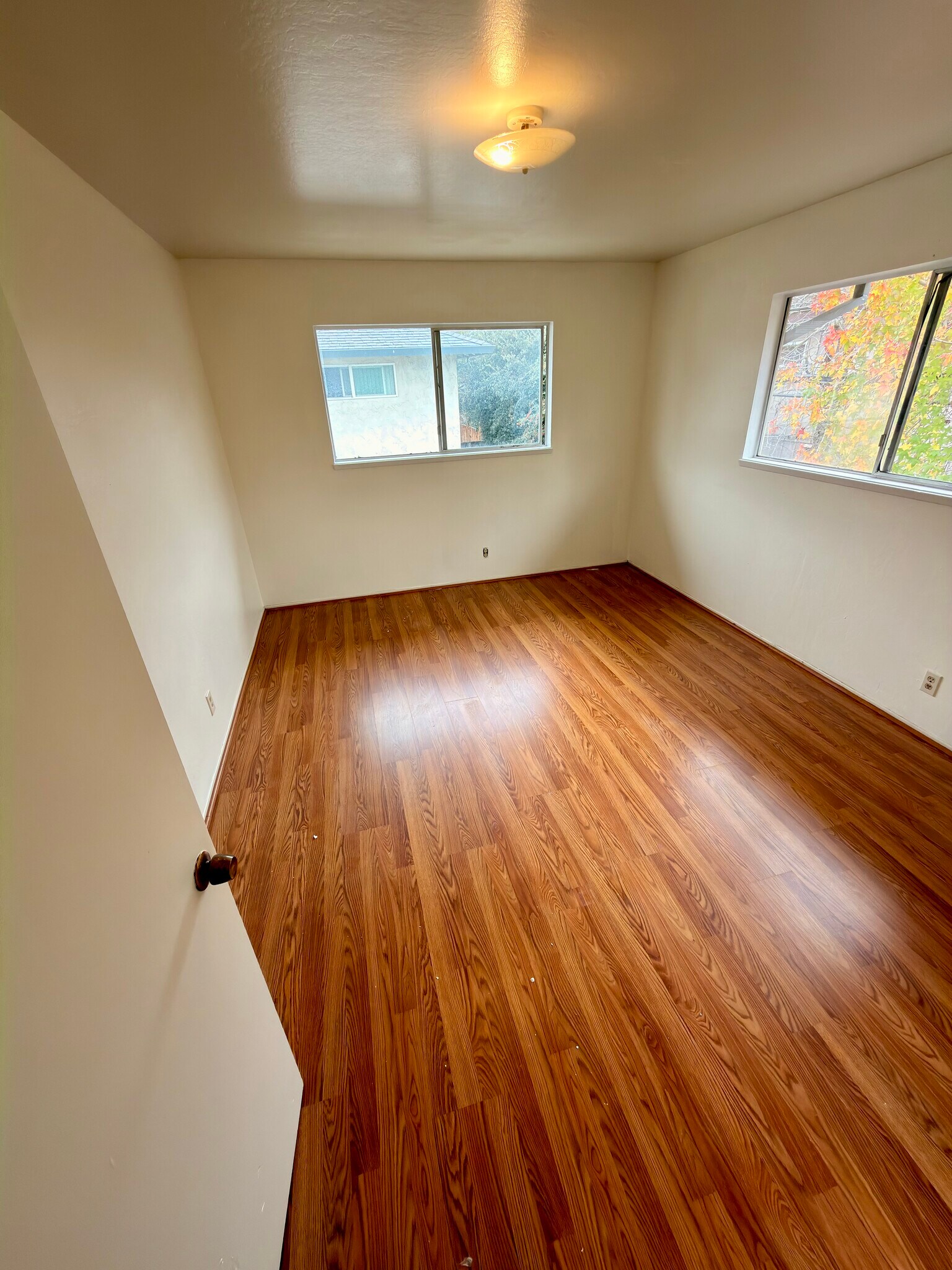 Building Photo - 1034 W Iowa Ave