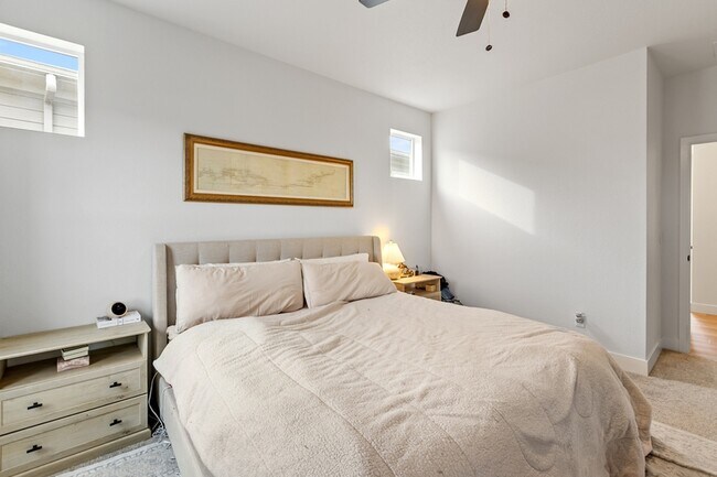 Building Photo - 4474 Peak Crst Vw