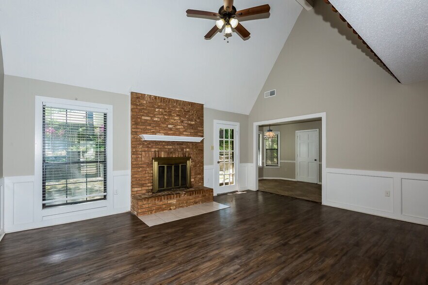 Building Photo - 8169 Cairn Dr