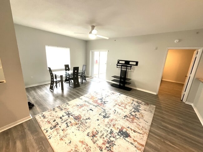 Building Photo - 6490 Aragon Way