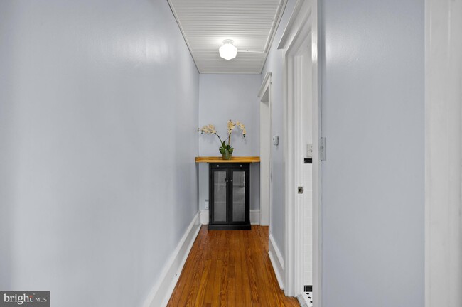 Building Photo - 221 A Kings Hwy E