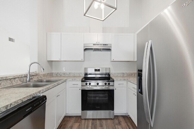 Building Photo - "Charming 3-Bedroom Oasis with 2 Baths on ...