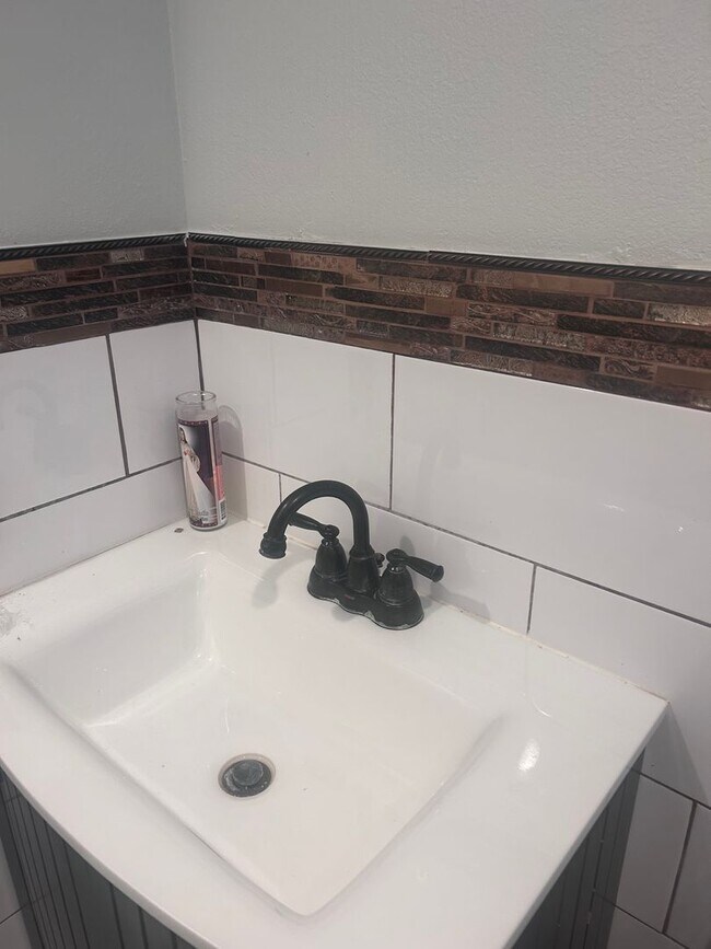 Building Photo - 4244 N 85th Ave