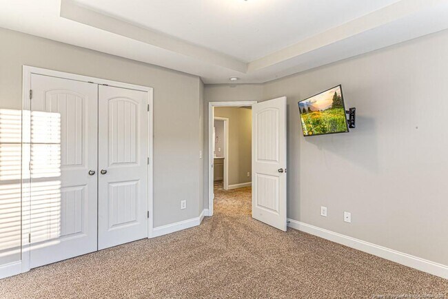 Building Photo - 2240 Mannington Dr