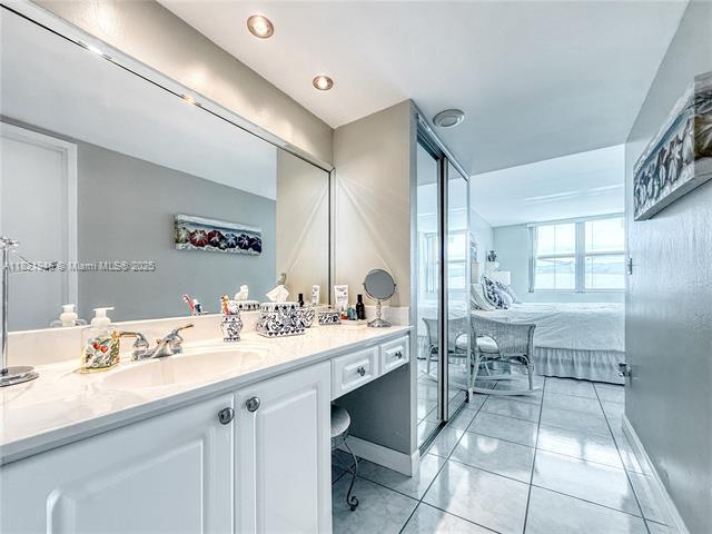 Building Photo - 5701 Collins Ave