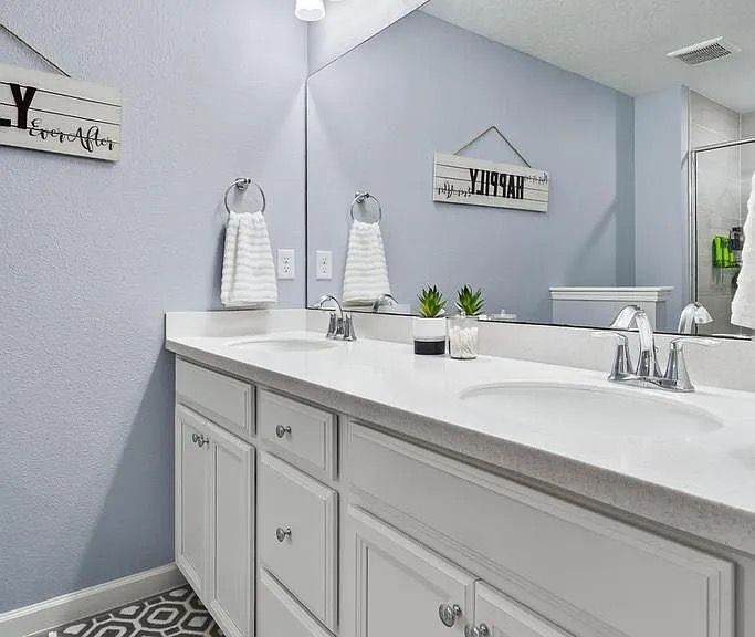 Building Photo - 1105 Beach Dune Dr