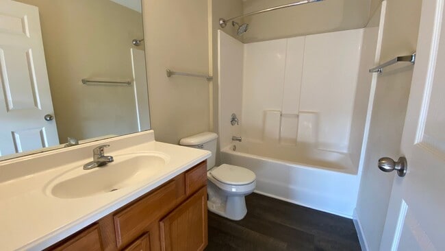 Building Photo - 2 Bedroom, 2 Bathroom Duplex, Close to Ft ...